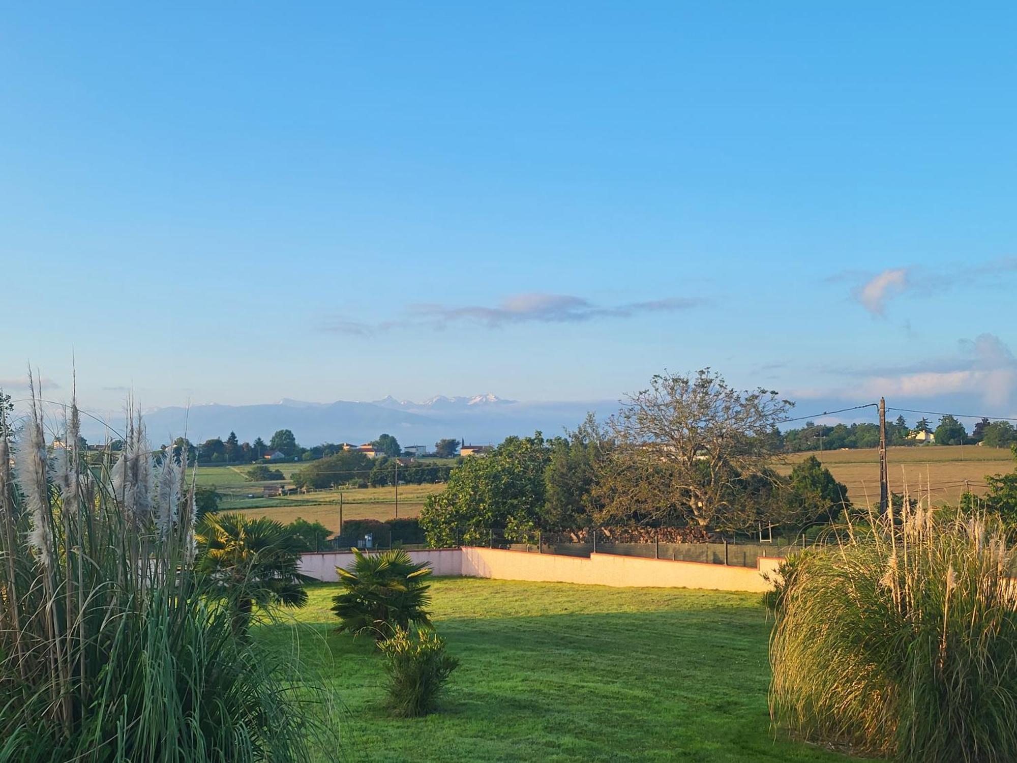 Villa Aux Portes Des Pyrenees Saint Gaudens Bagian luar foto