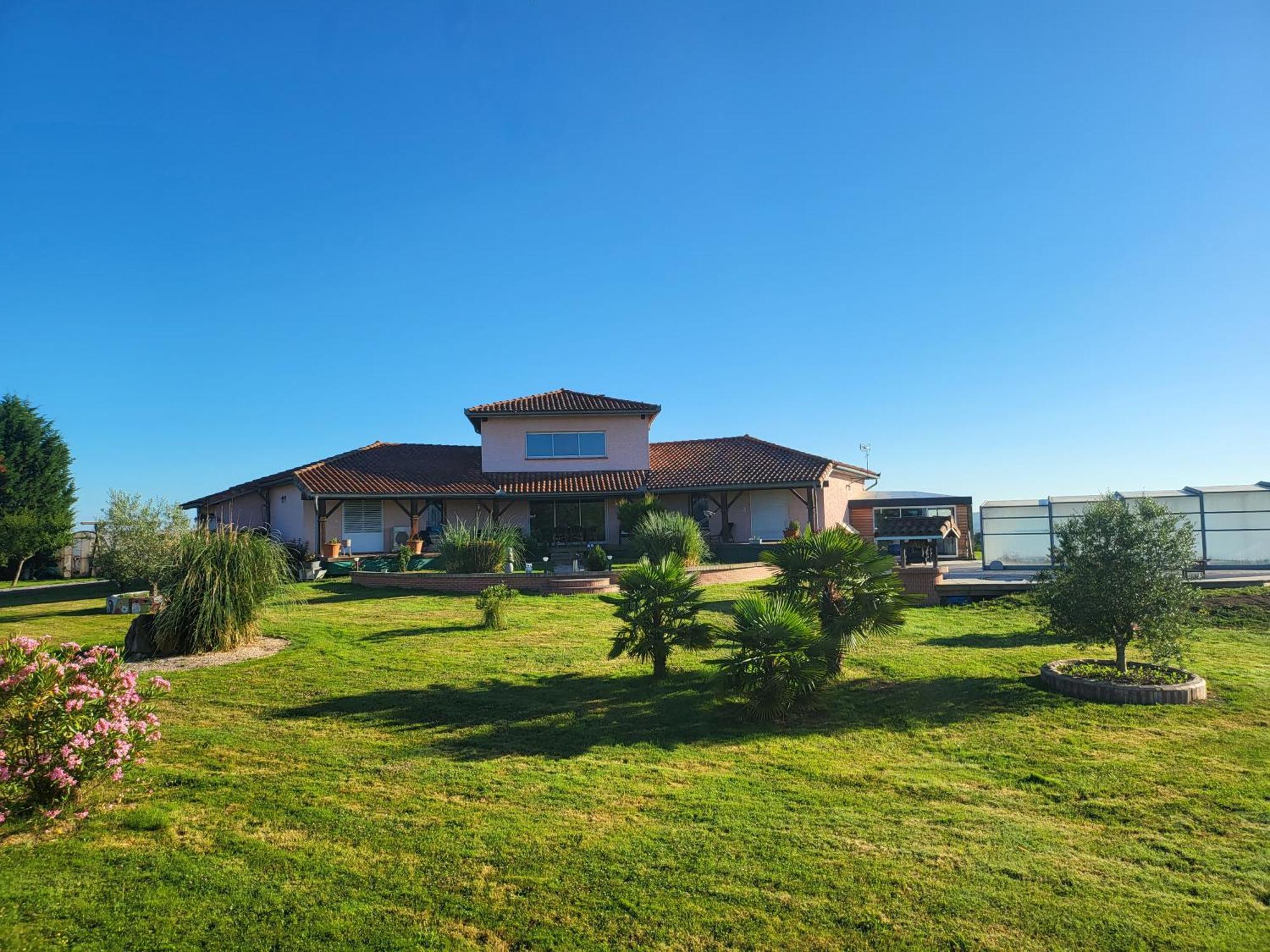 Villa Aux Portes Des Pyrenees Saint Gaudens Bagian luar foto